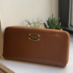 Michael Kors Jet Set Luggage Leather Wallet